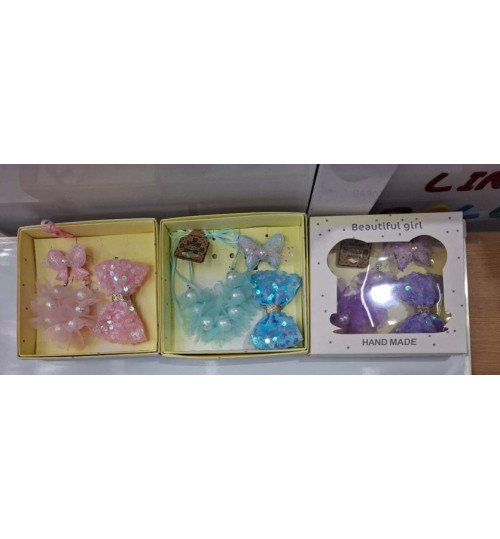 Аксесуари для дівчат арт. CN301 (300шт) намисто, заколки  короб. 15*15*2